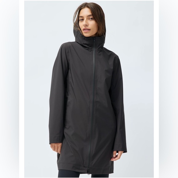Aritzia Jackets & Blazers - The Group Babaton Frontier Rain Jacket in Black 🌧️☔️